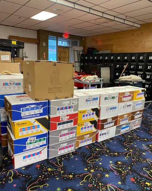 Ripics Carousel Lanes > Pro Shop